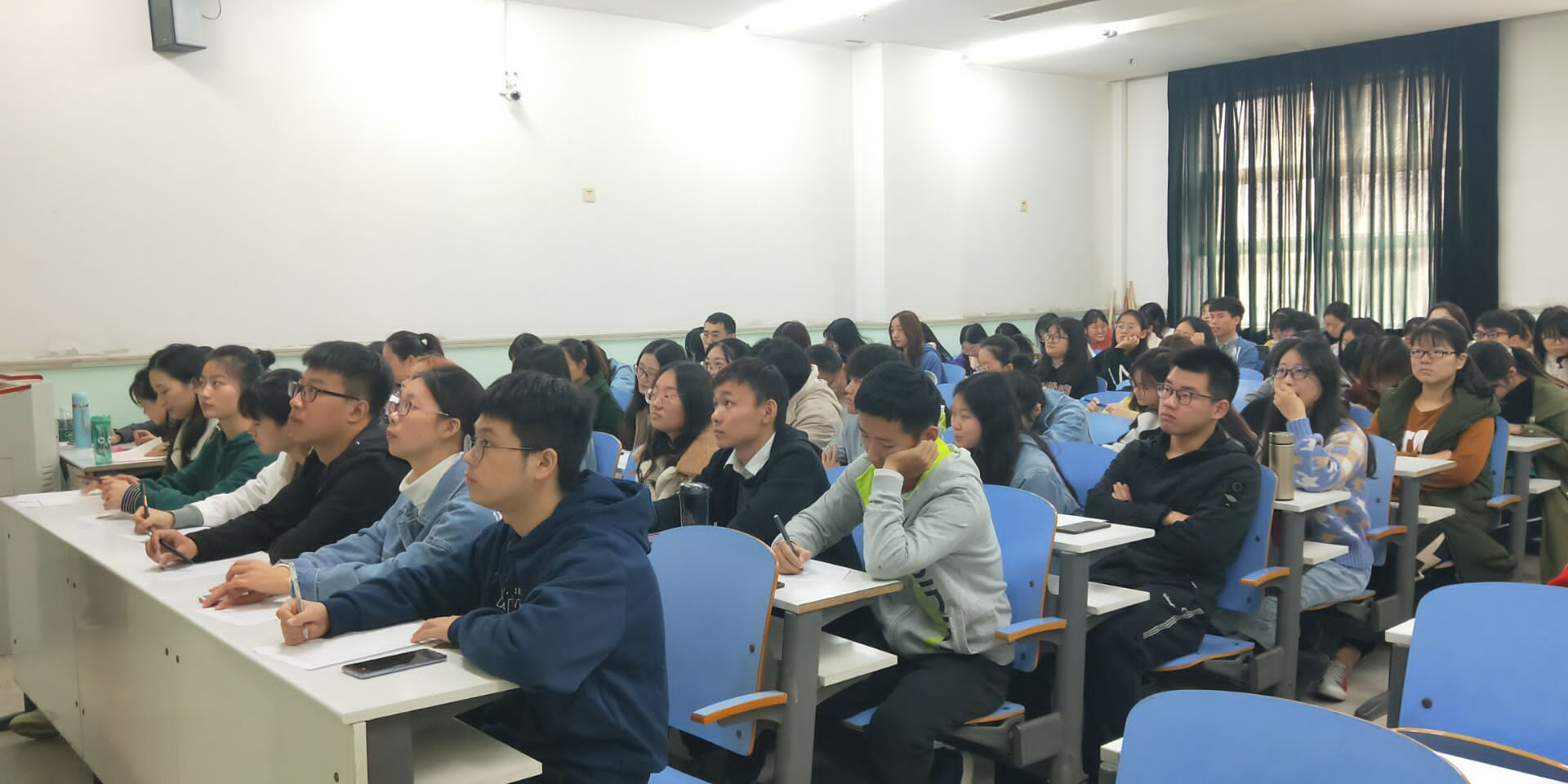 台湾av女优
开展“党员讲先进”活动